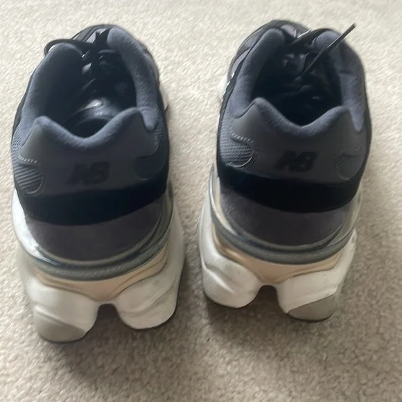 New Balance 9060 used Mens 10 womens 11.5 - Picture 4 of 5